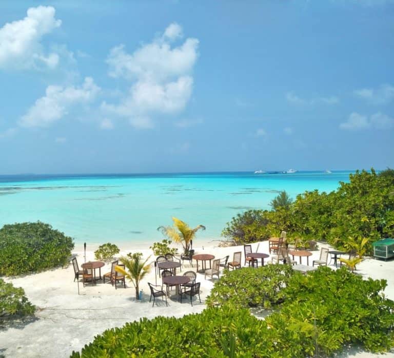 Visit Dhiffushi Island: Local Island Maldives